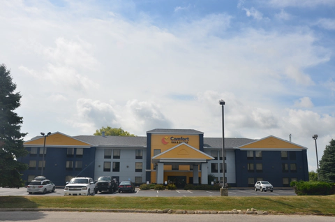 Hotel exterior | Comfort Inn, Maumee OH Hotels