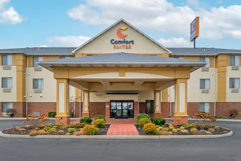 Hotel exterior | Comfort Suites, Findlay OH Hotels