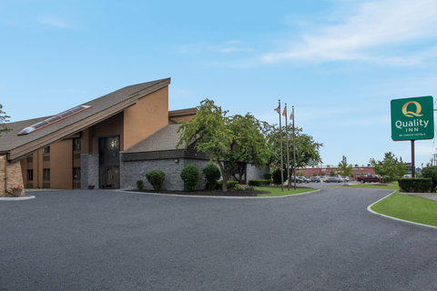 Hotel exterior | Quality Inn, Toledo OH Hotels