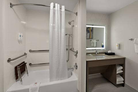 Accessible bathroom | Comfort Suites, Columbus OH Hotels