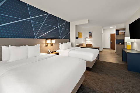 Queen suite | Comfort Suites, Columbus OH Hotels