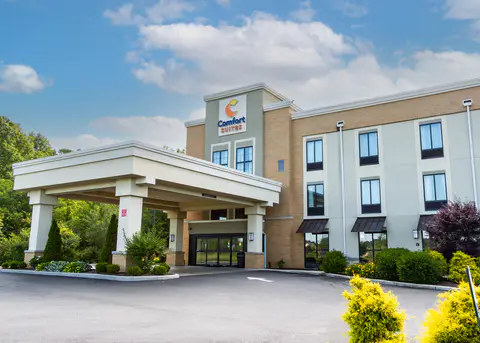 Hotel exterior | Comfort Suites, Youngstown OH Hotels