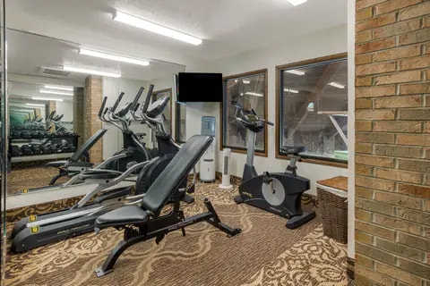 OH604FitnessCenter_1