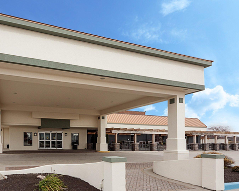 Hotel near state park | Quality Inn hotel in Montpelier, OH