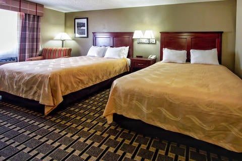 Guest room with queen bed(s) | Quality Inn, Moore OK Hotels