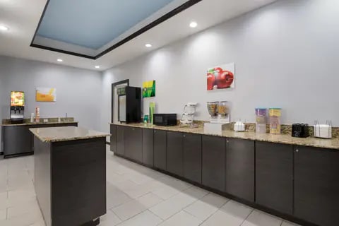Breakfast counter | Quality Inn, Tulsa OK Hotels