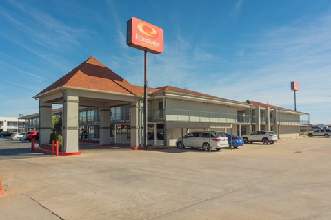 Hotel entrance | Econo Lodge, Oklahoma-city OK Hotels