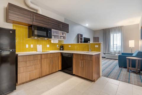 Spacious room with queen beds | Mainstay, Oklahoma-city OK Hotels