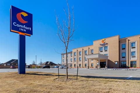 Hotel exterior | Comfort Inn, Harrah OK Hotels