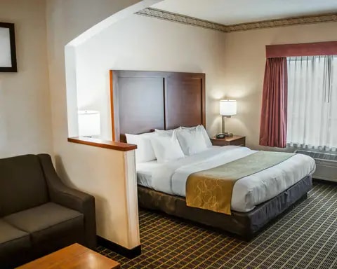 Spacious suite with added amenities | Comfort Suites | Portland, OR