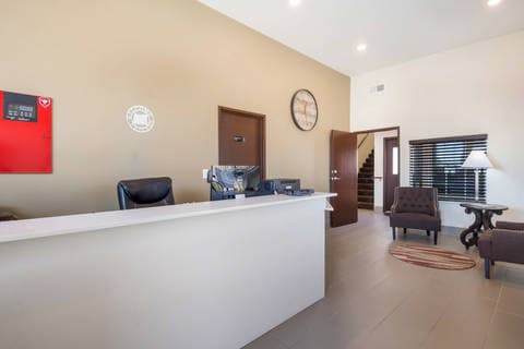 Front desk | Econo Lodge, Umatilla OR Hotels