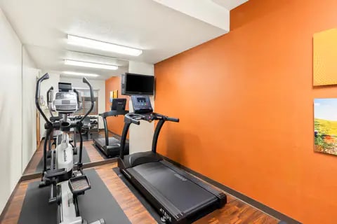 Exercise room | Comfort Suites, Portland OR Hotels