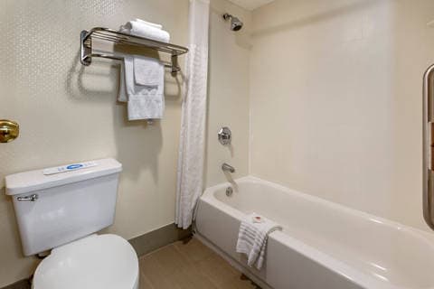 Bathroom in guest room | Comfort Inn, West-hazleton PA Hotels