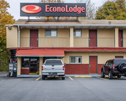 Econo Lodge hotel in Frackville, PA
