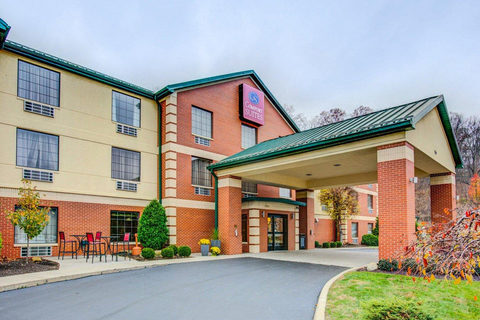 Hotel Patio | Comfort Suites Hotel Coraopolis, PA