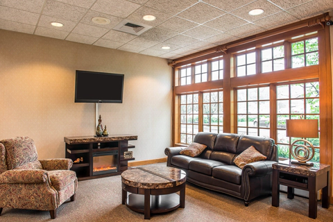 Feel at home at our Quality Inn | Quality Inn, Oakdale PA Hotels