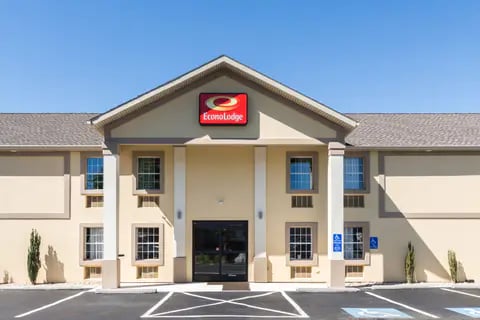 Hotel exterior | Econo Lodge, Harrisburg PA Hotels