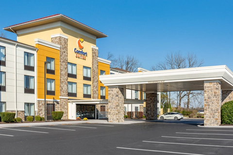 Hotel exterior | Comfort Suites, Lancaster PA Hotels