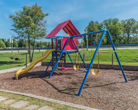 Picnic and play areas | Comfort Inn Hotel , Belle Vernon PA