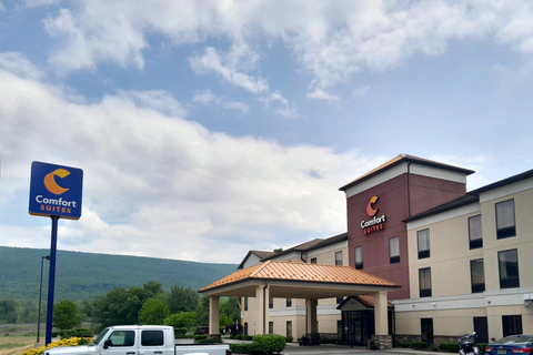 Hotel exterior | Comfort Suites, Altoona PA Hotels