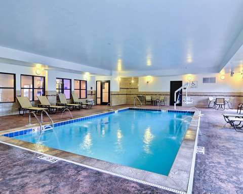 Indoor pool | Comfort Suites, Uniontown PA Hotels