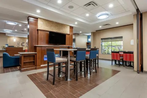 Breakfast area | Comfort Inn, Pittsburgh PA Hotels