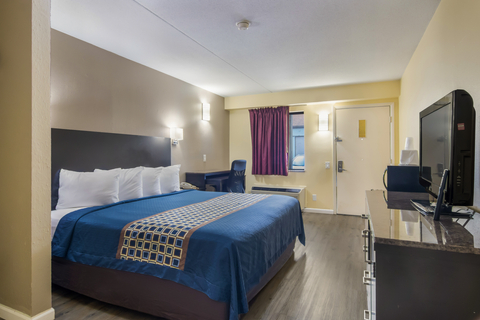 Guest room with flat-screen television | Rodeway Inn, Monroeville PA Hotels