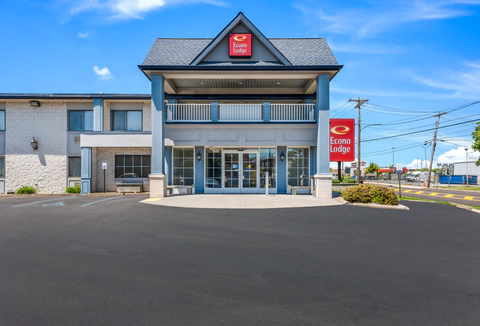 Hotel exterior | Econo Lodge, Quakertown PA Hotels