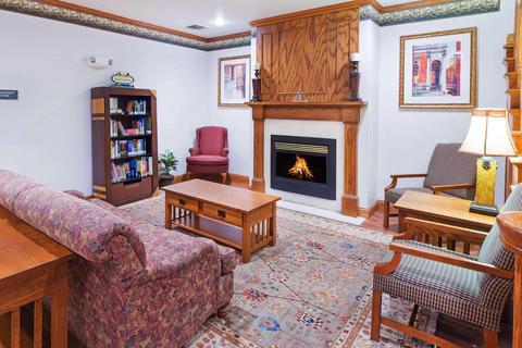 Lobby/Interior | Country, Chambersburg PA Hotels