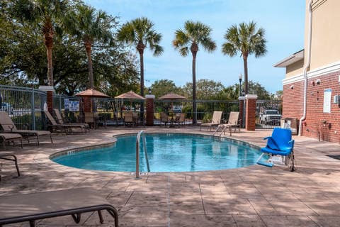 Outdoor pool | Comfort Inn, Mount-pleasant SC Hotels
