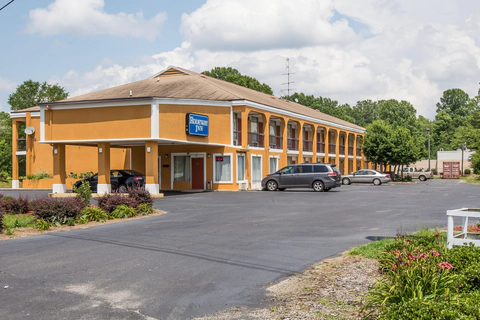 Hotel exterior | Rodeway Inn Laurens South Carolina