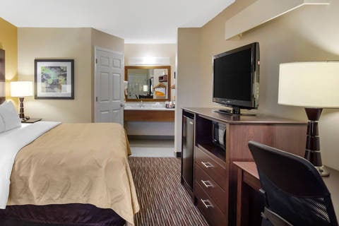 Guest room | Quality Inn, Seneca SC Hotels