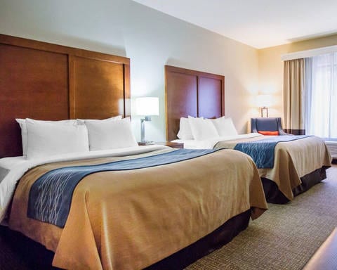 Guest room with queen beds | Comfort Inn, Deadwood SD Hotels