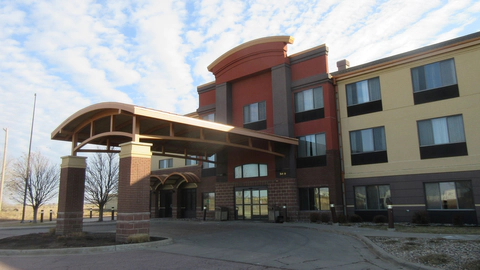 Hotel exterior | Clarion Pointe Sioux Falls Airport - Hotel in Sioux Falls, SD