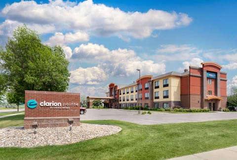 Hotel exterior | Clarion, Sioux Falls SD Hotels