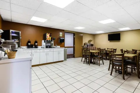 Breakfast area | Econo Lodge, Dickson TN Hotels