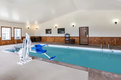 Indoor pool | Econo Lodge, Dickson TN Hotels