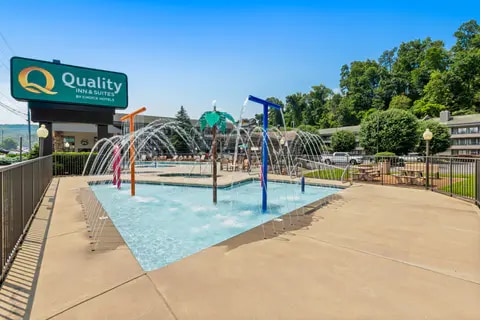 TN304Pool2