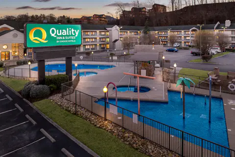 Twilight | Quality Inn, Pigeon-forge TN Hotels