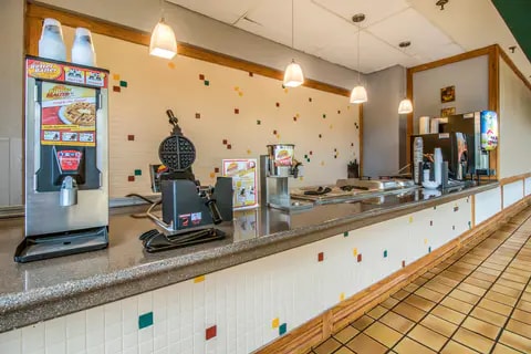 Breakfast area | Clarion, Jackson TN Hotels