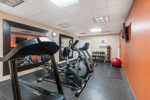 Fitness center | Clarion, Chattanooga TN Hotels