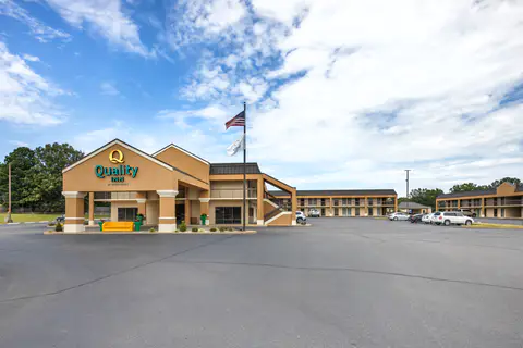 Hotel exterior | Quality Inn, Paris TN Hotels