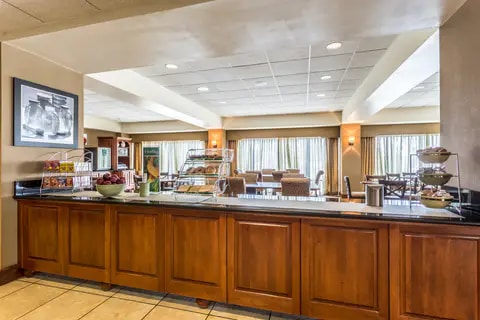 Breakfast counter | Quality Inn, Union-city TN Hotels