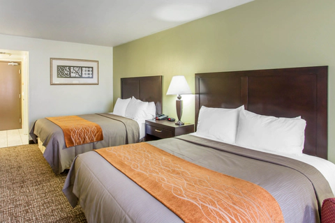 Guest room with two beds | Comfort Inn hotel in Franklin, TN