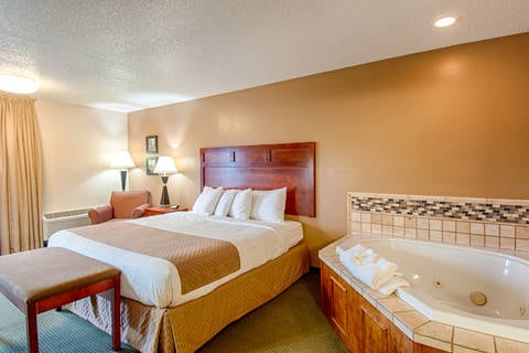Guest room | RocketFuel, Pigeon-forge TN Hotels