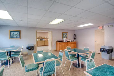 Breakfast area | RocketFuel, Pigeon-forge TN Hotels
