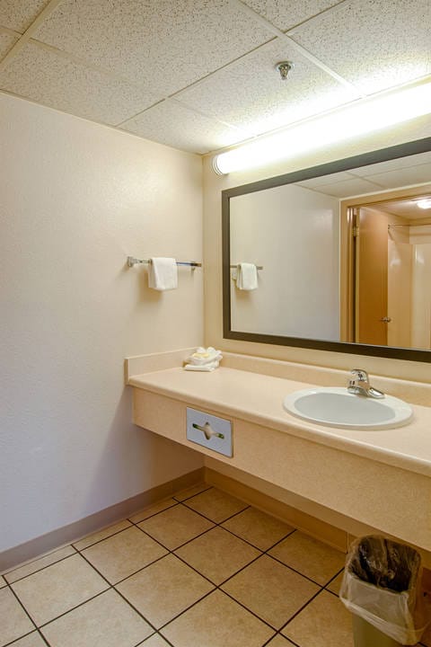 Bathroom | RocketFuel, Pigeon-forge TN Hotels