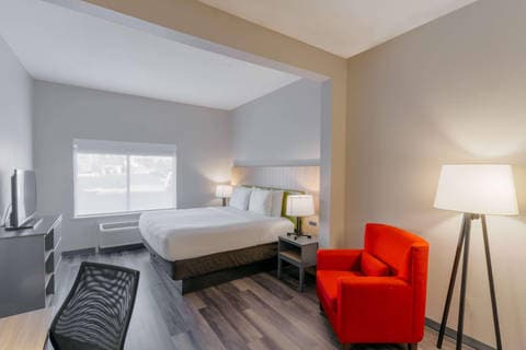 King Bed | Country, Cordova TN Hotels