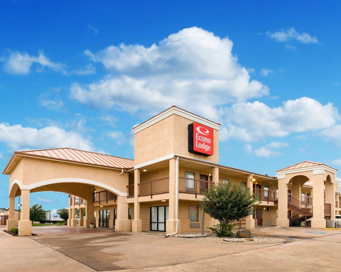Hotel exterior | Econo Lodge hotel in Hillsboro, TX