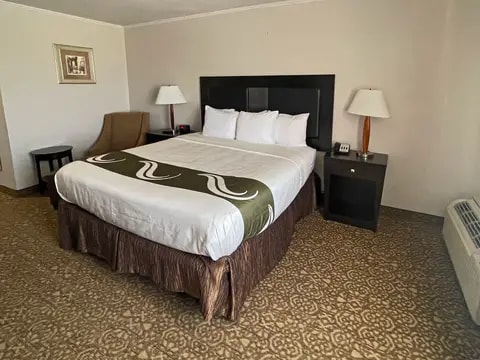 Guest room with king bed(s) | Quality Inn, Fort-worth TX Hotels
